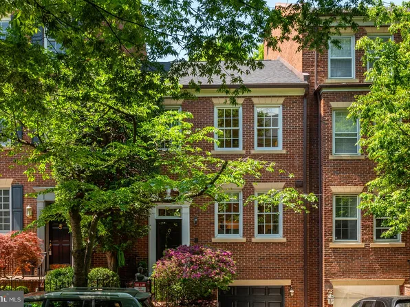 3735 Winfield Ln NW, Washington, DC 20007
