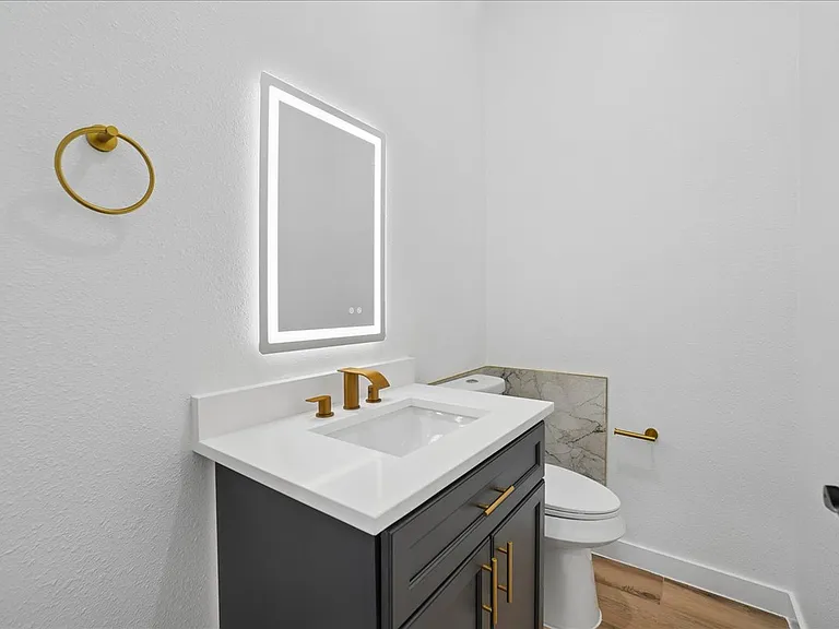 Downstairs half bath