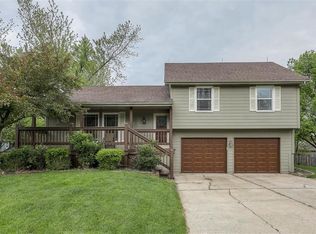 2016 NE Knollbrook St, Lees Summit, MO 64086