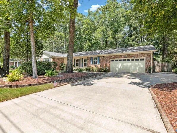 823 Harrisburg Dr SE, Huntsville, AL 35802
