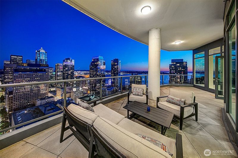 2nd image of 1920 4th Avenue #3102