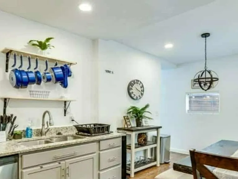 401 N Polk St — Photo 15
