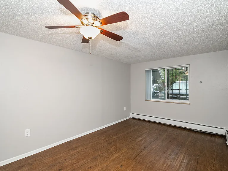 1280 Clayton St. Apartments — Photo 21