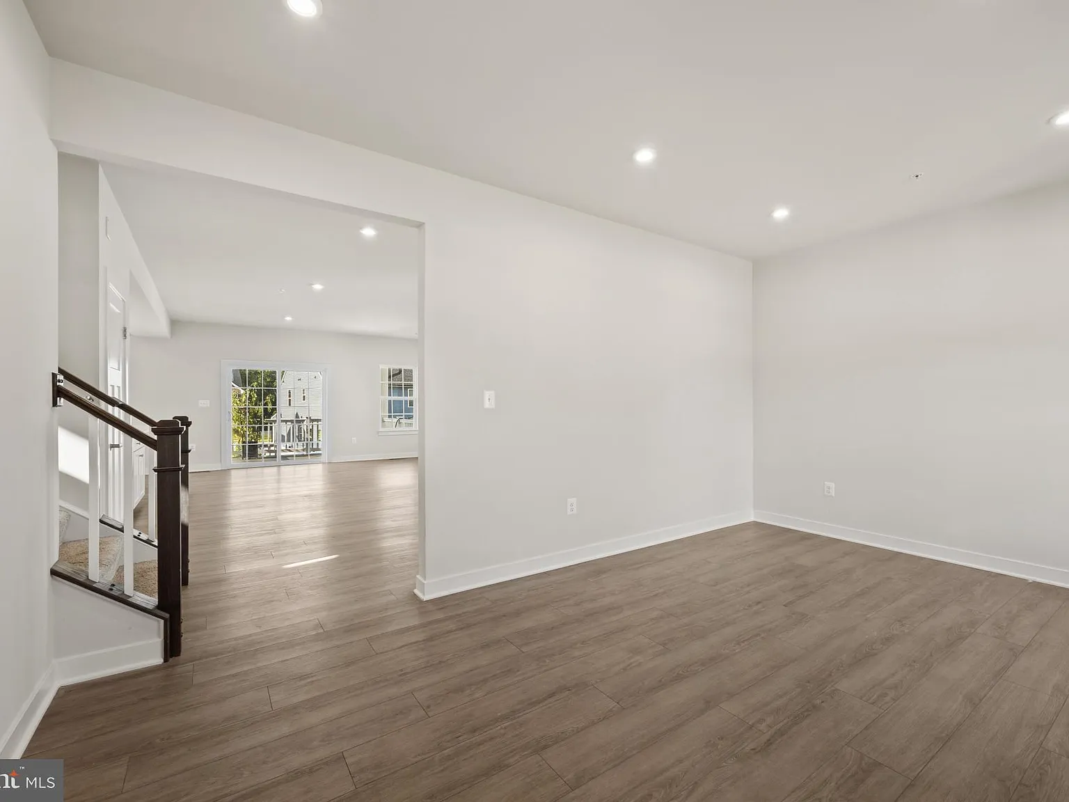 4 bed, 3.5 bath, 3912 sqft, $4,500 — Photo 4
