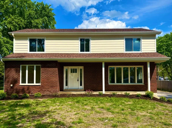 4505 Winchester Ave, Lisle, IL 60532