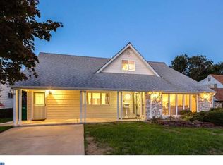 20 Aster Ln, Levittown, PA 19055