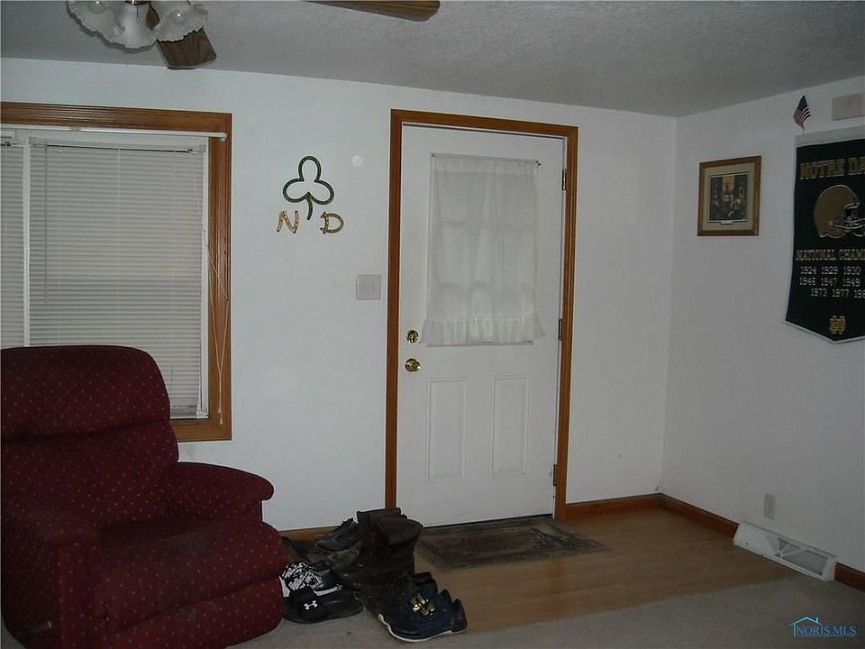 2nd image of 631 W Main St