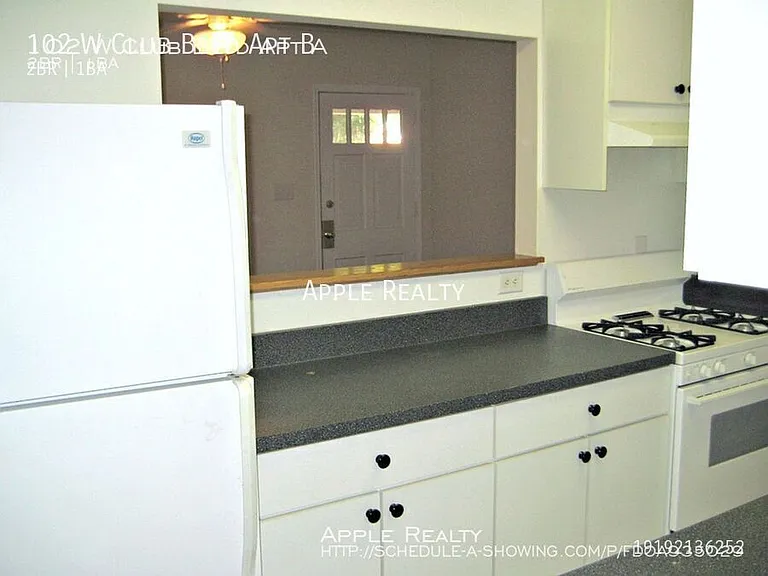 102 W Club Blvd #B — Photo 5