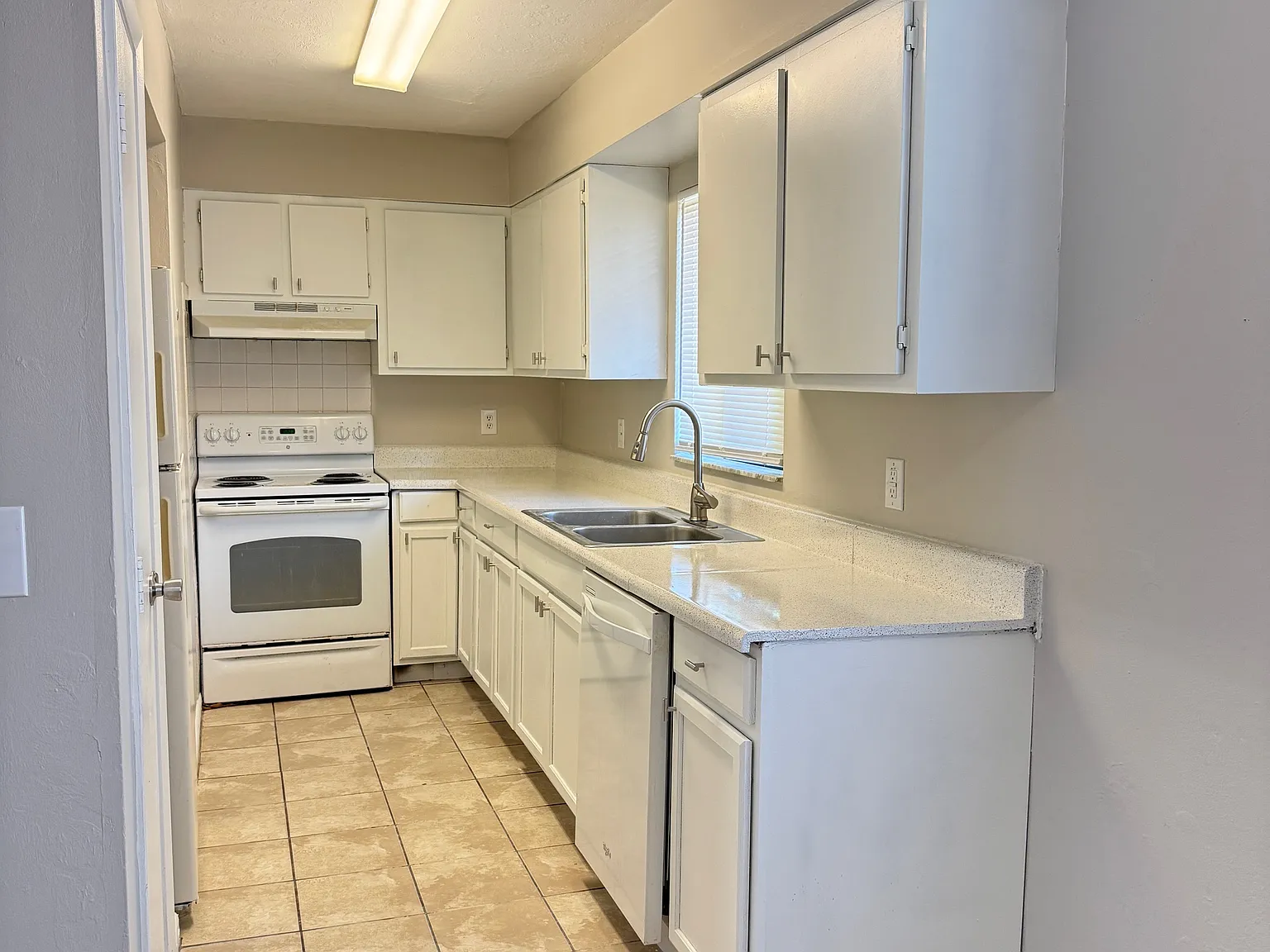 2944 Jackson St (Zivkids) Oakwood - 11 — Photo 2