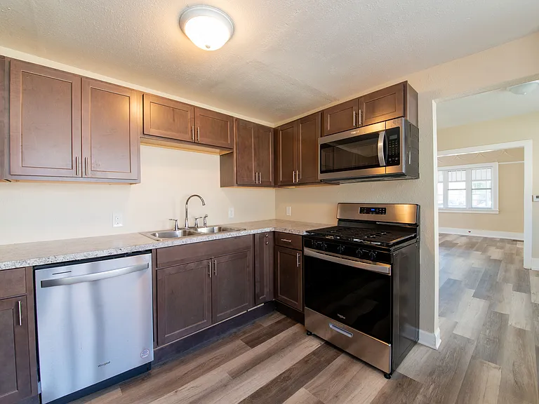 1130 Lafayette Ave SE — Photo 10