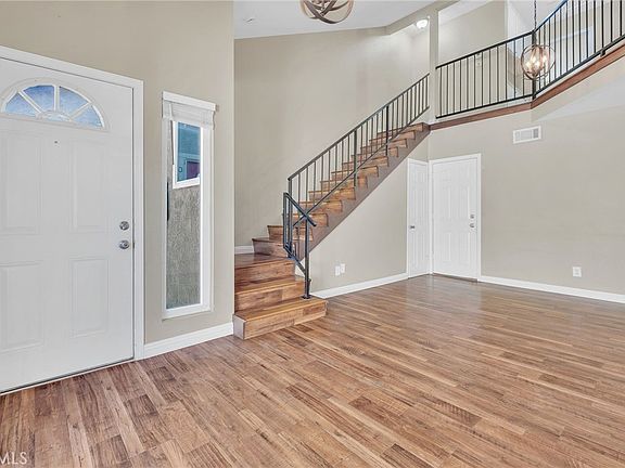 4th image of 1010 S Victoria Ave