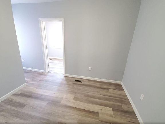 3rd image of 226 New St APT 1R