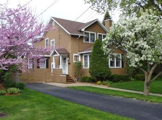 1356 Ridgewood Dr, Highland Park, IL