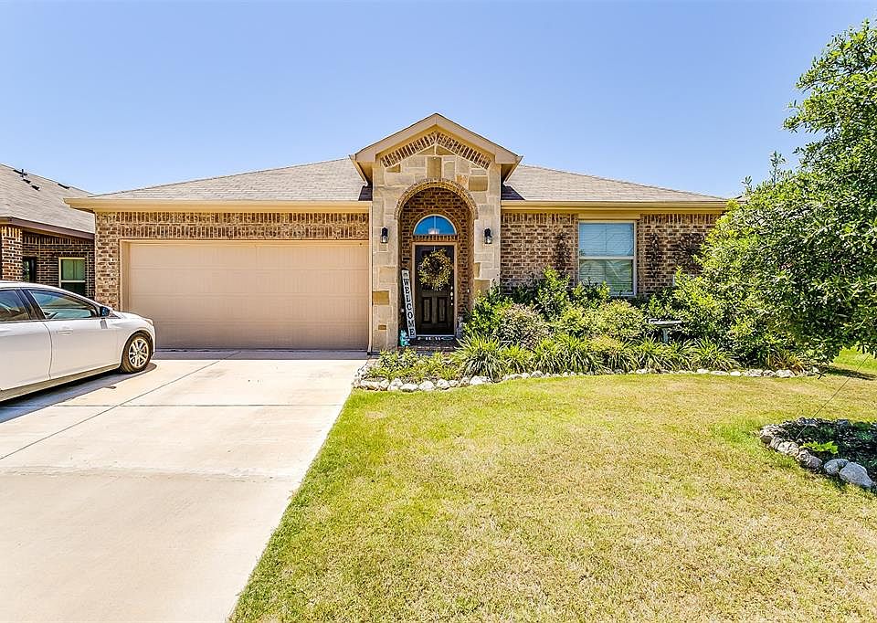 1st image of 1048 Meadow Scape Dr