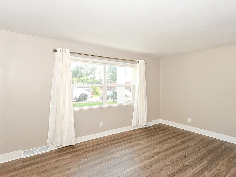 621 Village Place North Dr — Photo 10