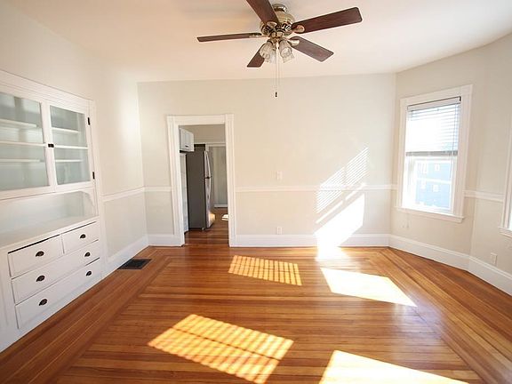 5th image of 61 Marlboro St #3