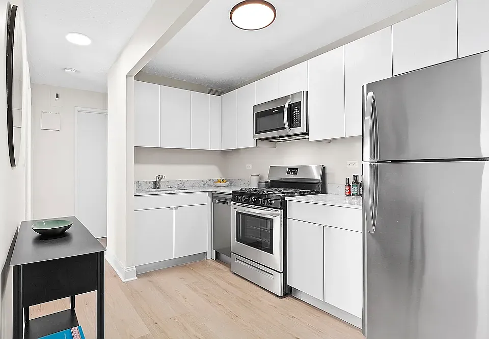 1990 Lexington Ave #30G