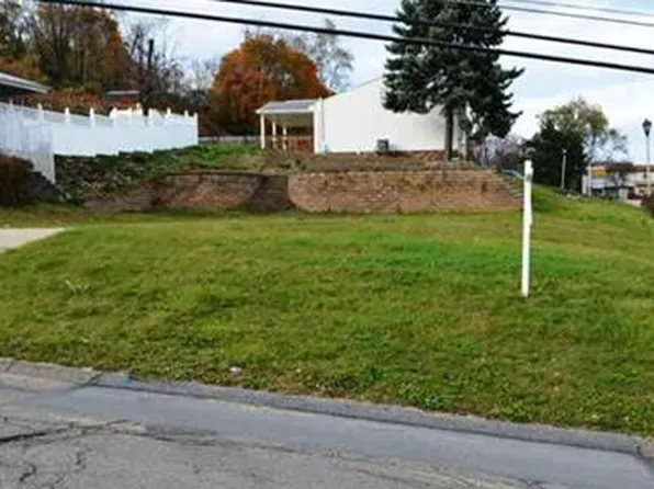 1129 Lebanon School Rd, West Mifflin, PA 15122