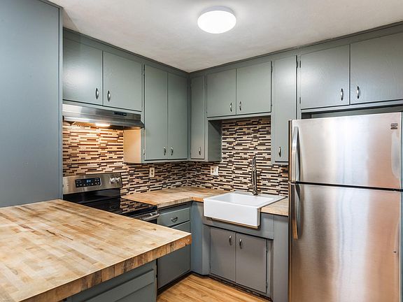 2nd image of 265 Molino Ave APT 4