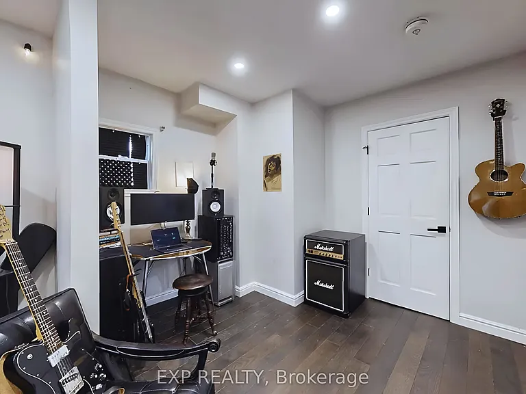 200 Waterloo Ave #2 — Photo 10