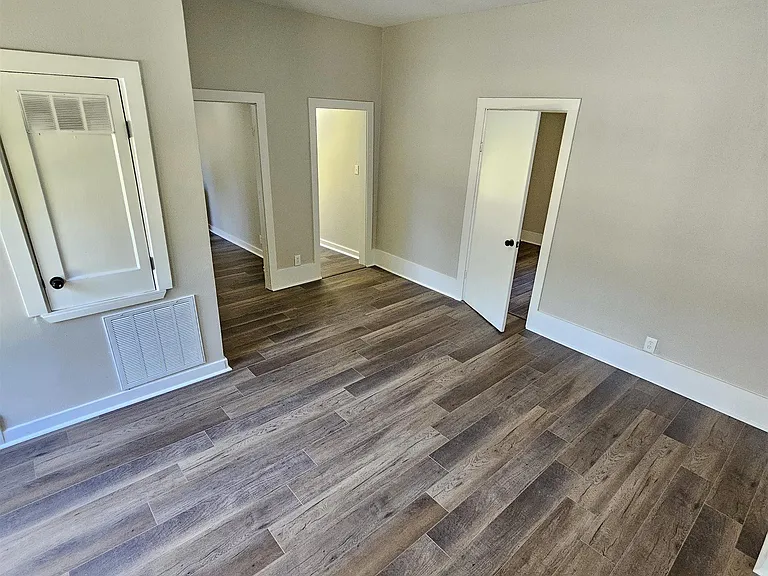 2708 S Rock St — Photo 3