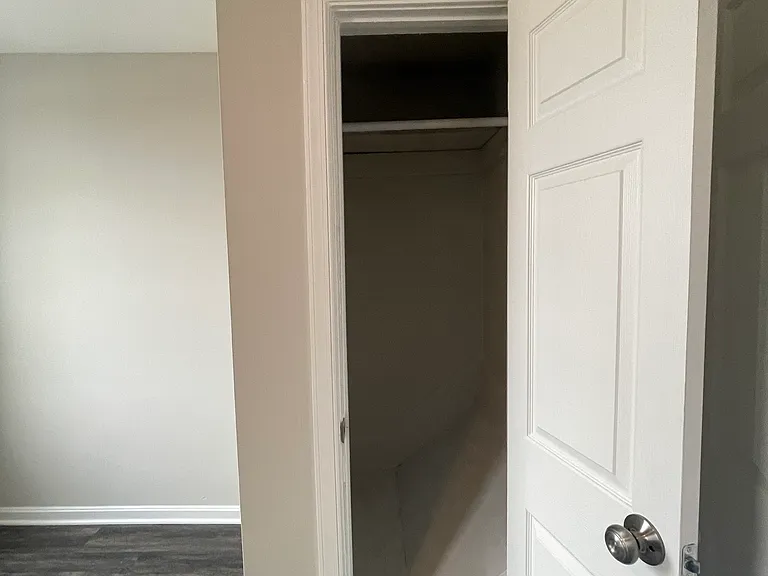 1514 N Luzerne Ave — Photo 29