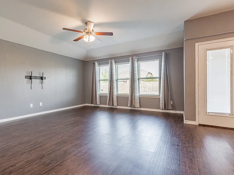 4013 Spur Trail Dr — Photo 6