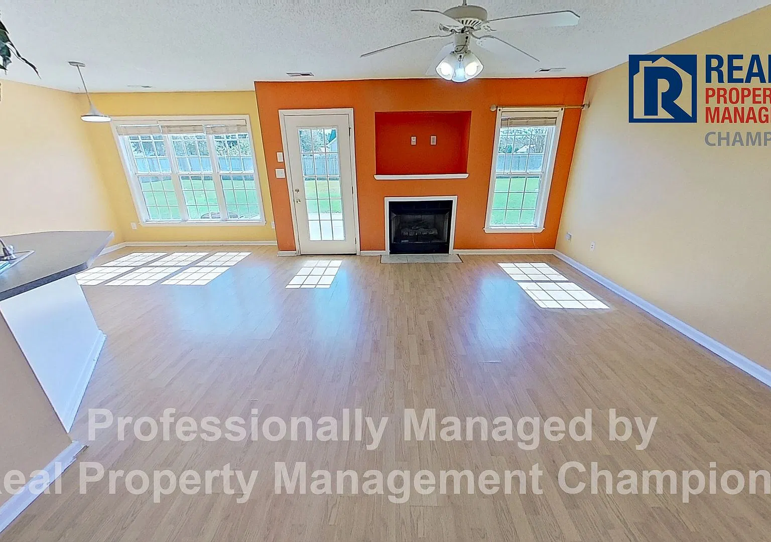 3BR/2BA w/ Bonus Room, Fenced Yard Minutes to Beaches — Photo 3