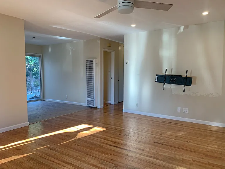 2652 Day Ct — Photo 3