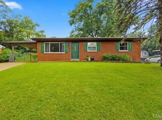 36 Reinke Rd, Ballwin, MO 63021