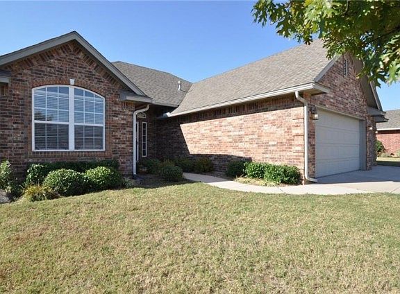 4th image of 2905 Christina Ct