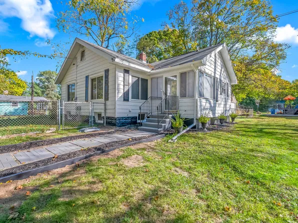 52 Roseneath Ave, Battle Creek, MI 49037