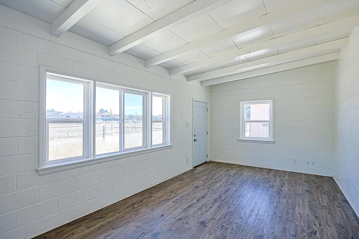 1 bed, 1.0 bath, 600 sqft, $1,050 — Photo 2