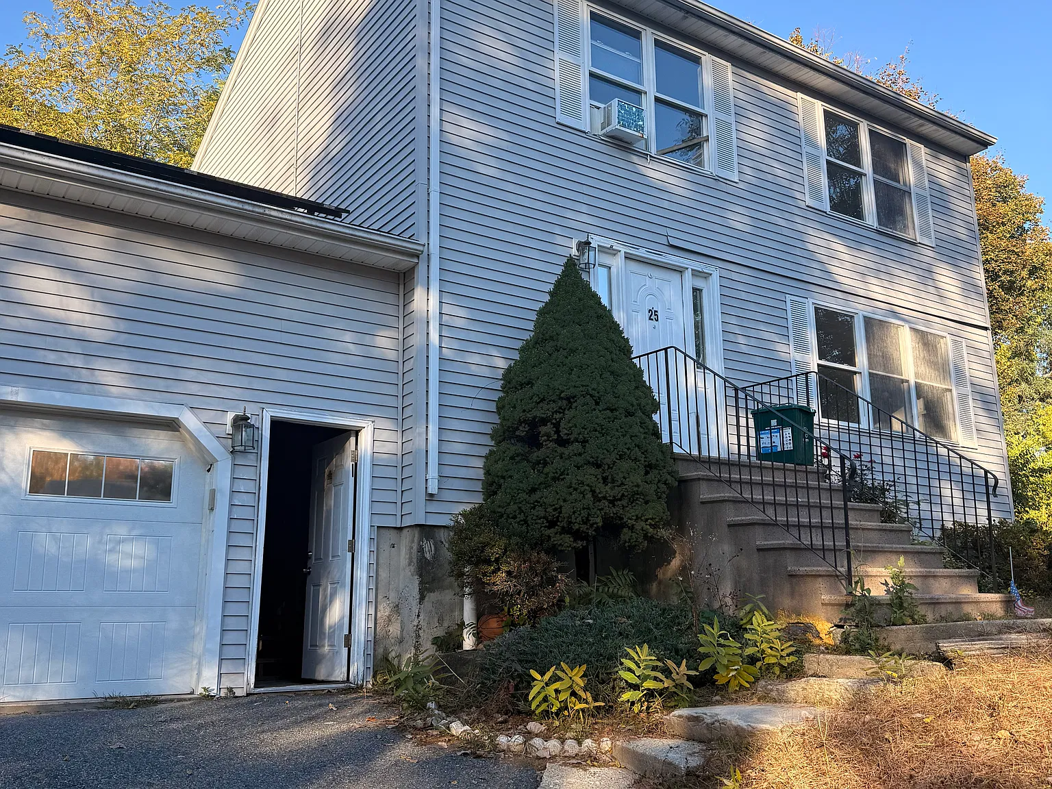 3 bed, 1290 sqft, $3,400 — Photo 1