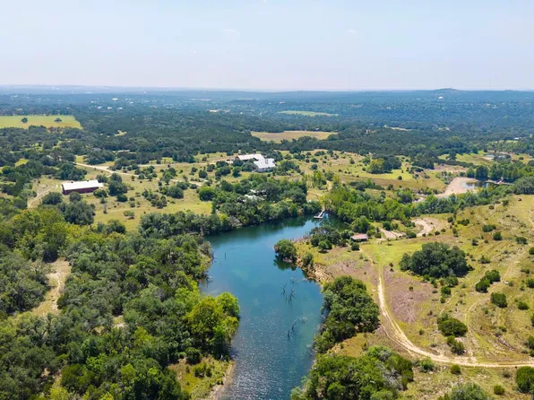 520 Holder Ln, Dripping Springs, TX 78620
