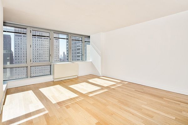 2nd image of 510 W 52nd St APT 15J