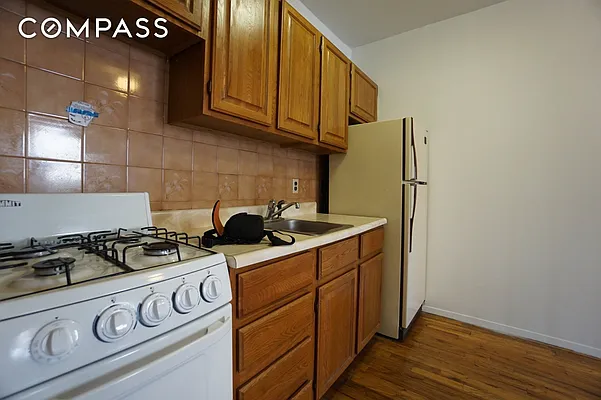 Rented by Compass | media 7