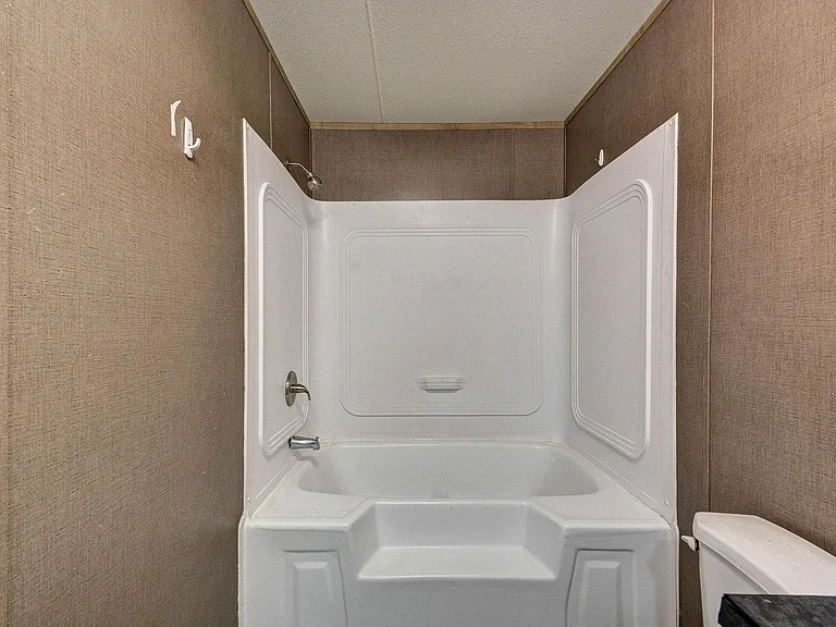 2245 Ben Blvd — Photo 22