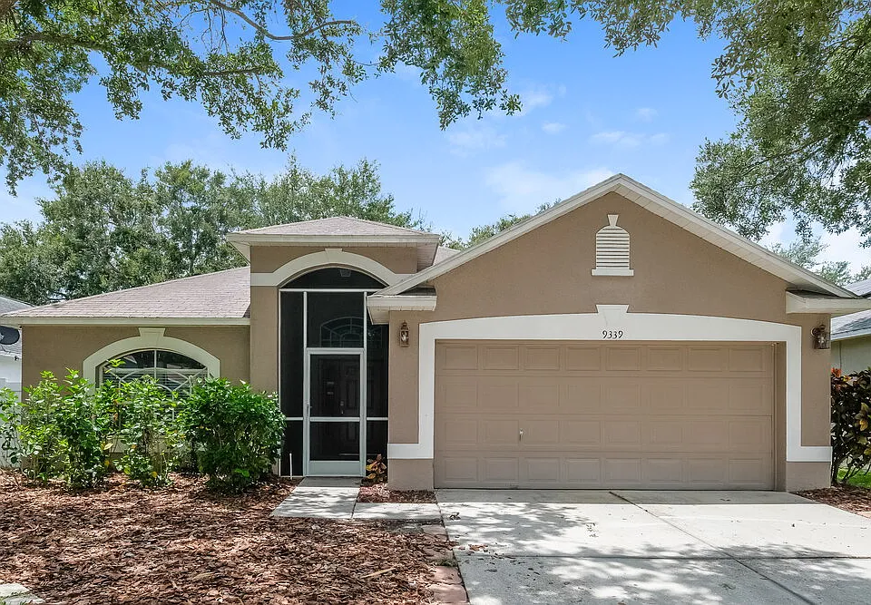 9339 Hidden Water Cir