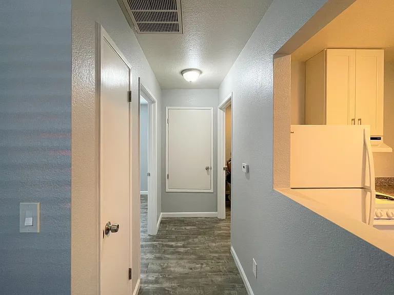2601 Delano Ave — Photo 11