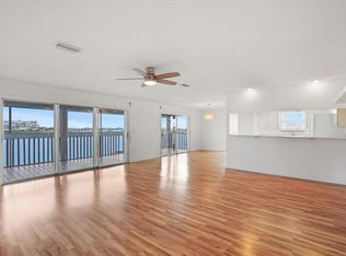 7845 Boca Ciega Dr, Saint Pete Beach, FL 33706