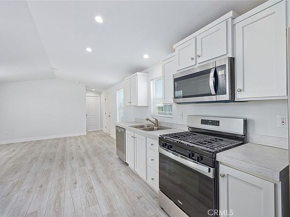 3rd image of 15252 Seneca Rd Space 13