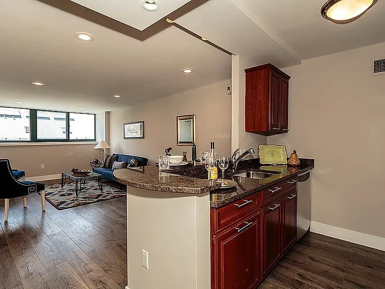 42 8th St #5519 — Photo 3