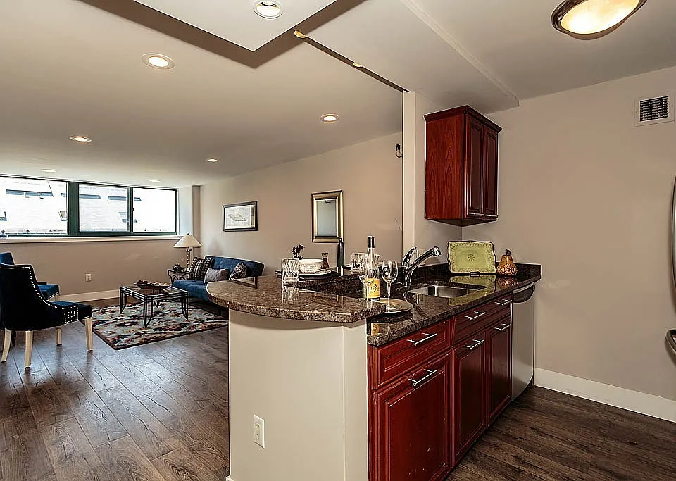 39 9th St #PENTHOUSE