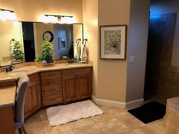 Huge master bathroom 