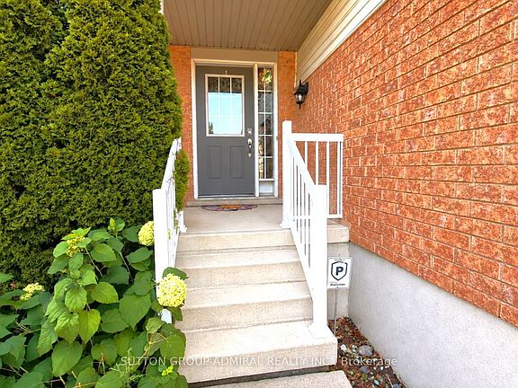 2nd image of 115 Peach Blossom Cres