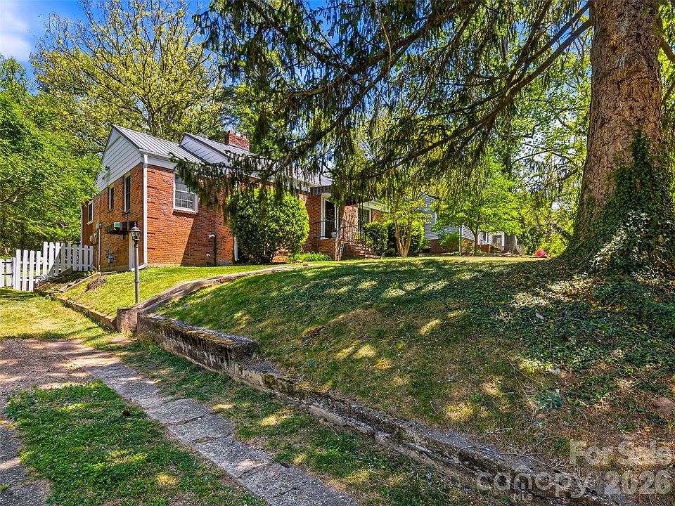 1st image of 28 Canterbury Rd