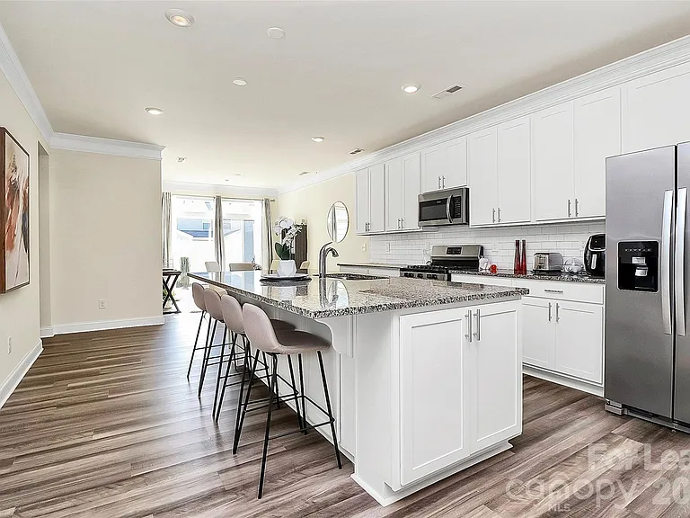 2126 Blewett Dr — Photo 9