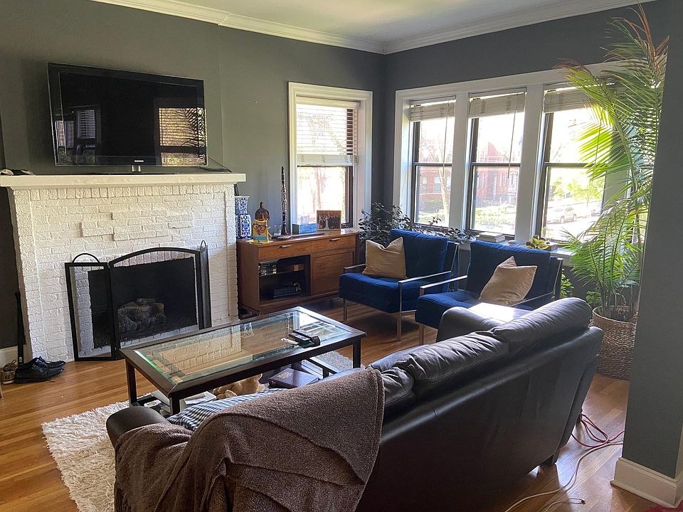 1st image of 4035 N Southport Ave #2