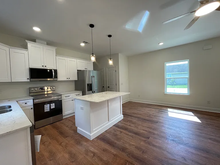 1324 New Castle St — Photo 6